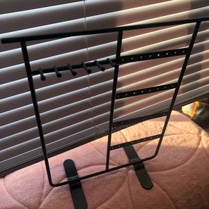 Metal jewelery holder